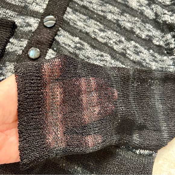 Elaris Hand-Loomed Black & White Collared Sweater - Picture 13 of 14